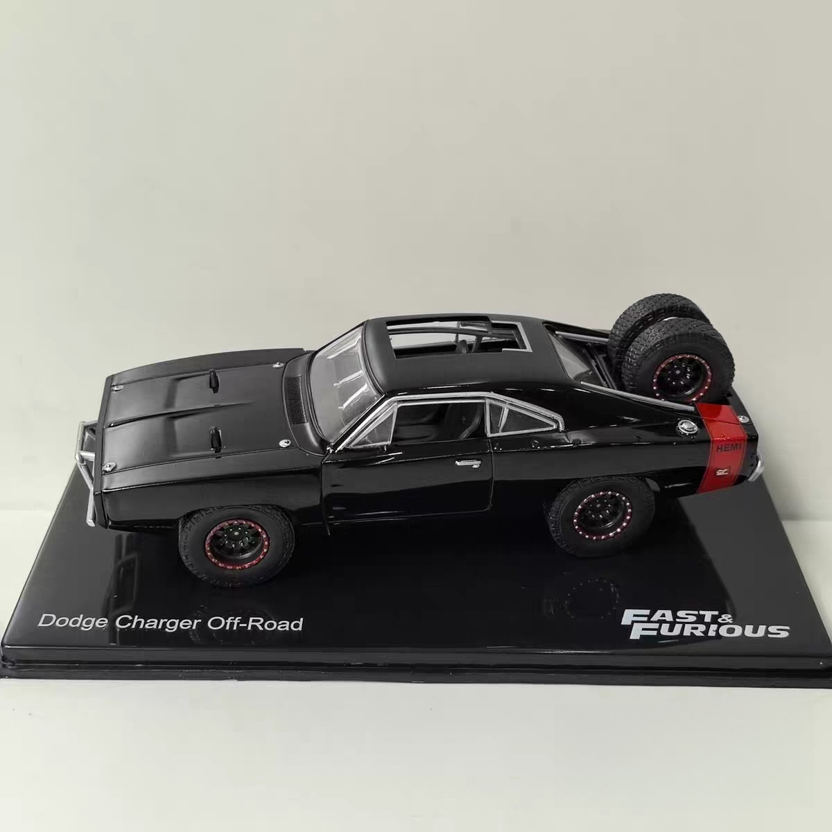 Modelo de Carro em Liga Metáli - Car Charger avaliação e preço