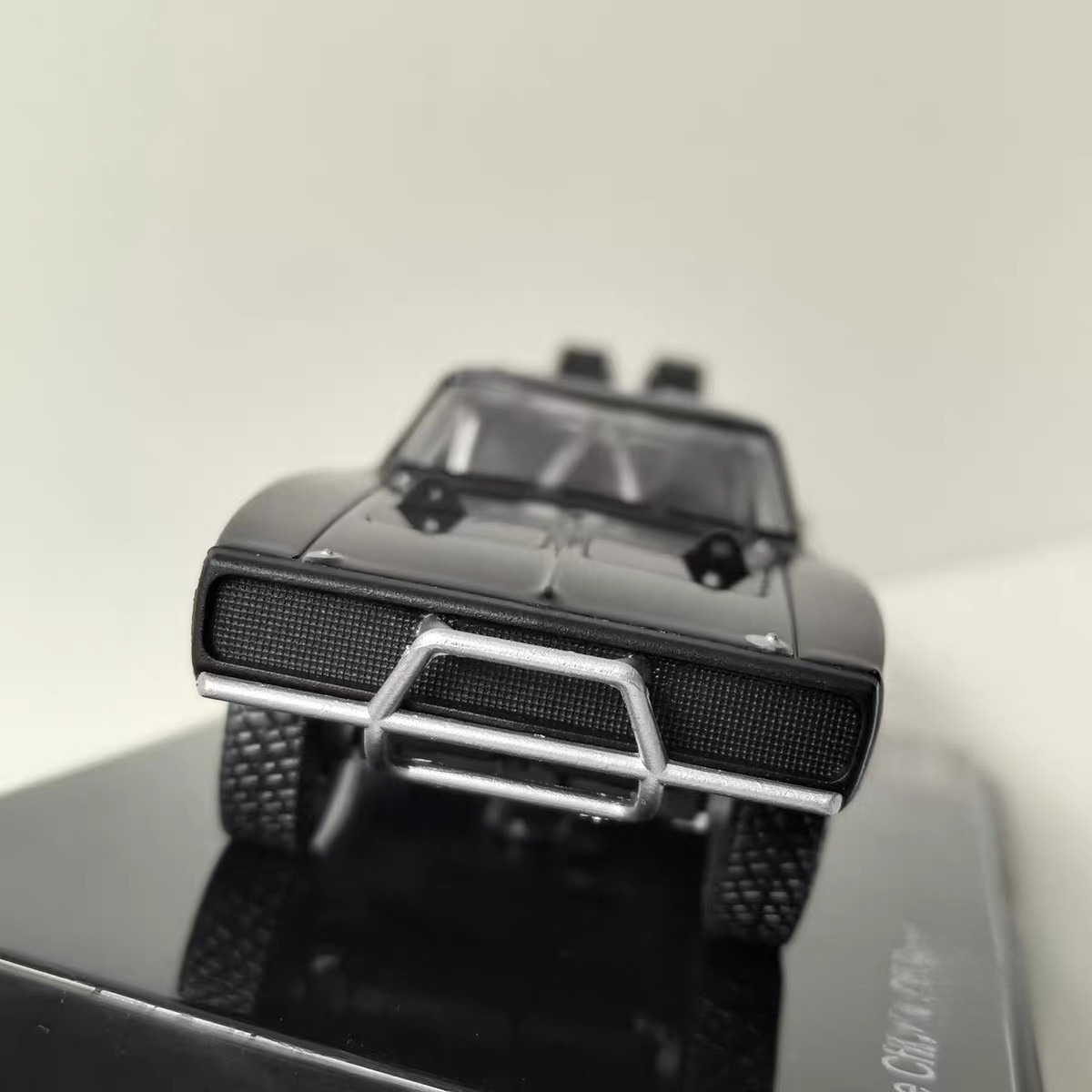 Modelo de Carro em Liga Metáli - Car Charger avaliação e preço