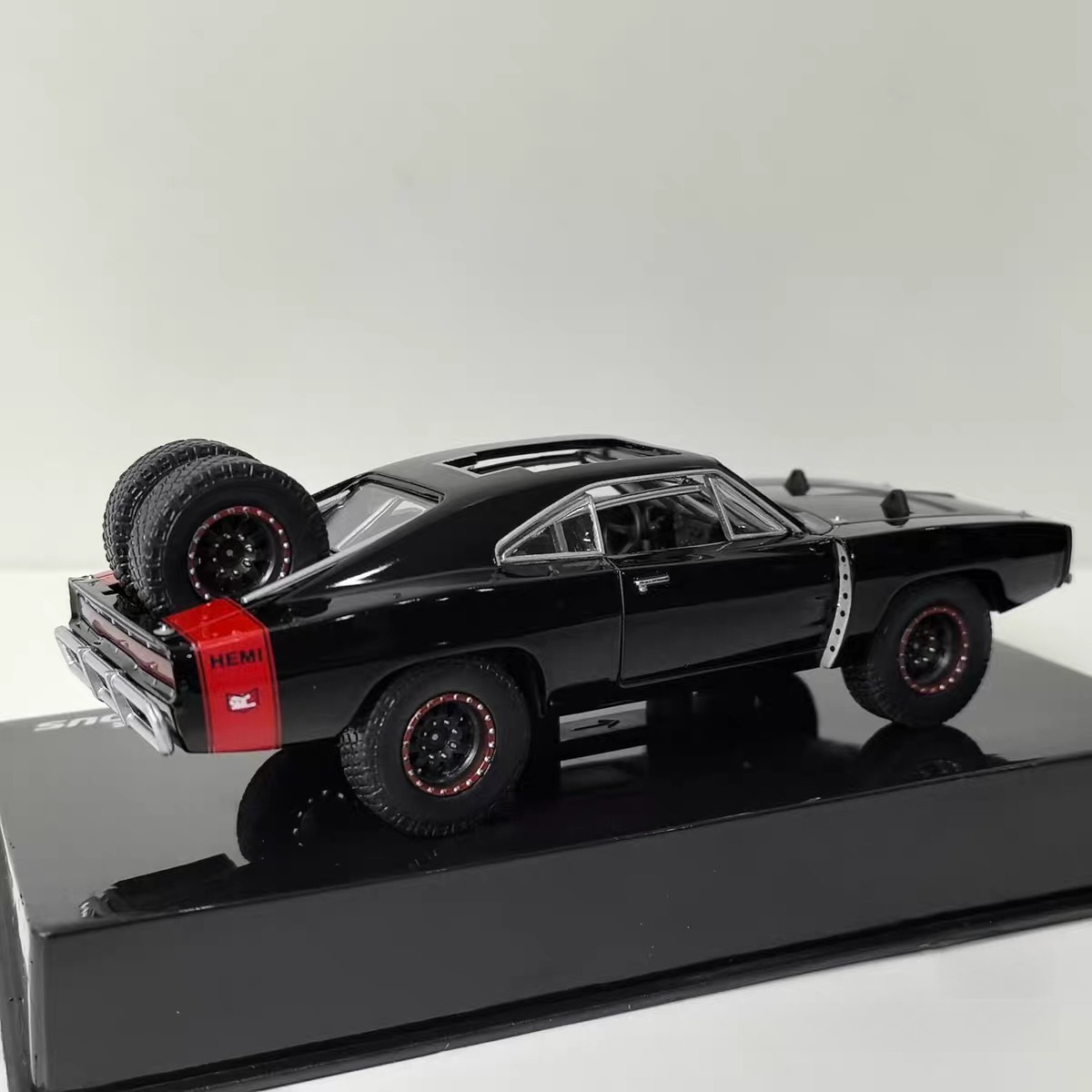 Modelo de Carro em Liga Metáli - Car Charger avaliação e preço